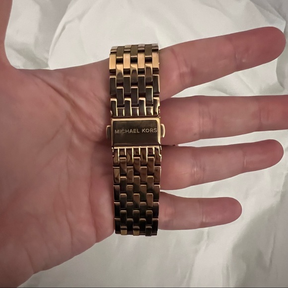 Michael Kors Rose Gold-Tone Glitz Darci Watch - Picture 3 of 4